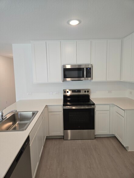 Building Photo - 720 Canyon Run