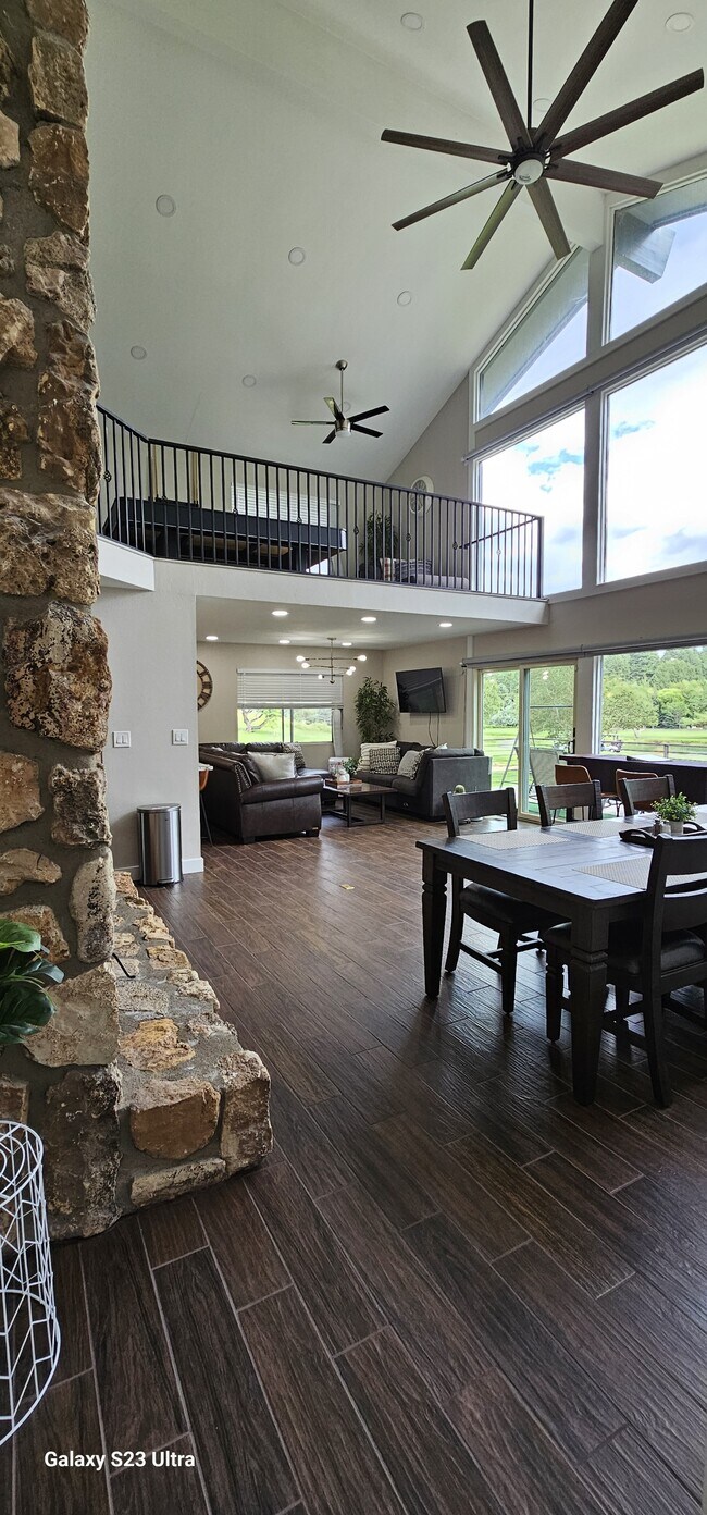 Building Photo - 2280 N Southern Hills Dr