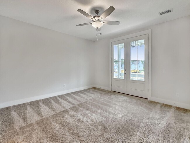 Building Photo - 260 Symphony Ave