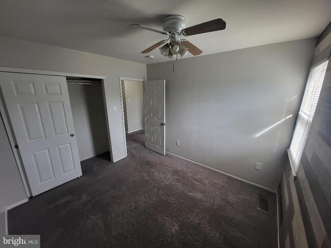 Building Photo - 24 Hollybrooke Dr