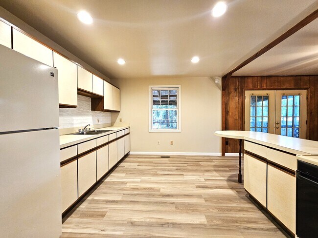 Building Photo - 29776 Polks Rd