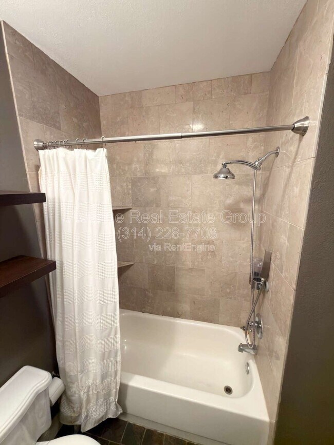 Building Photo - 1855 Russell Blvd