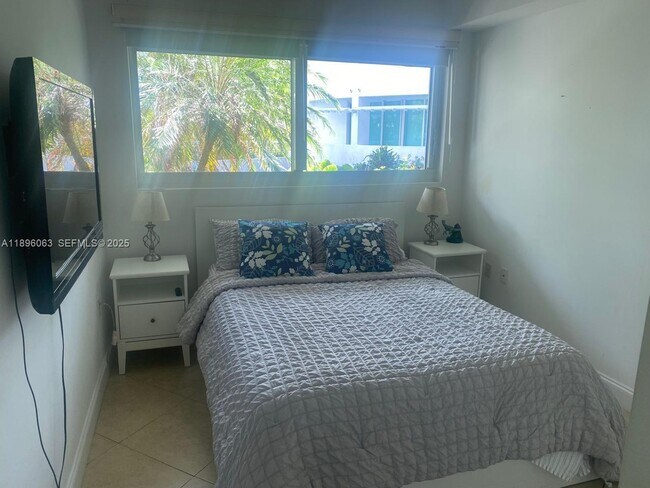 Building Photo - 6580 Indian Creek Dr