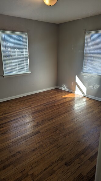 Living room - 103 E Harrison Ave