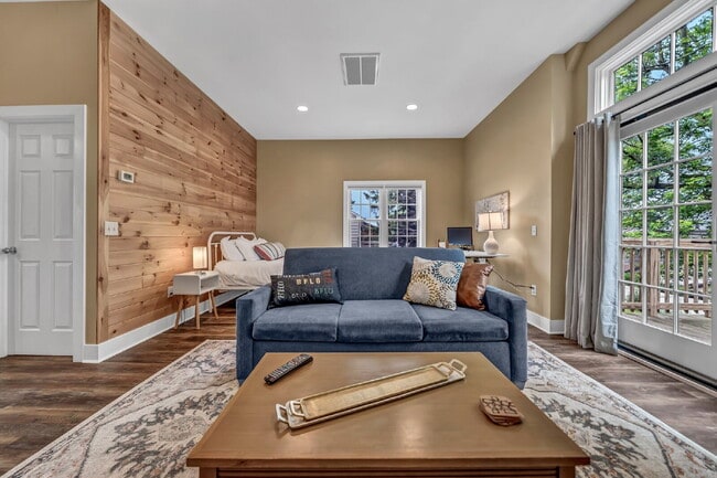 Building Photo - Furnished 1-Bedroom Upper Apartment on Main St