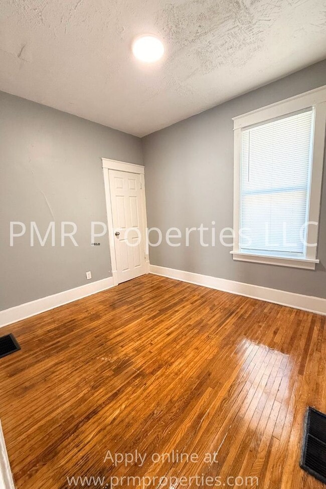 Building Photo - 4 Bedrooms / 1.5 Bathrooms House