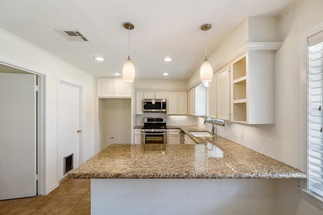 Building Photo - 10214 Londonderry Dr