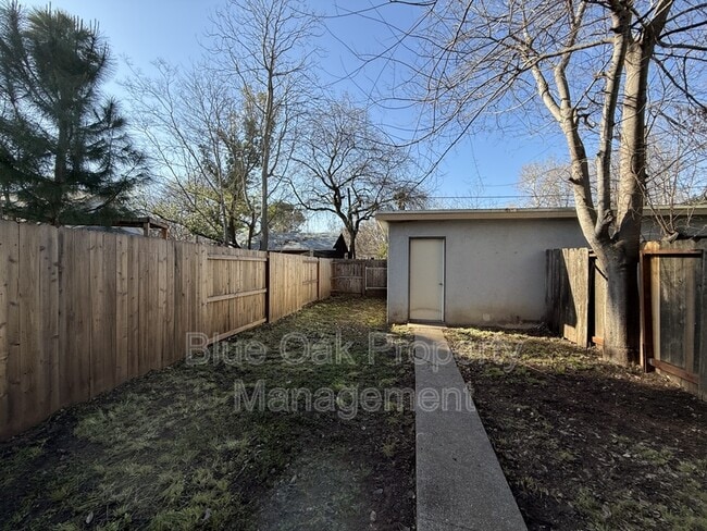 Building Photo - 1040 Normal Ave