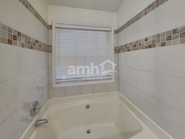 Building Photo - 951 Garden Oak Ct