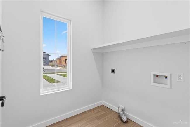 Building Photo - 17 Dorcas Cir