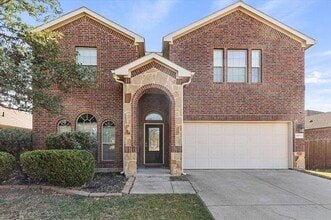 Building Photo - 2011 Sterling Gate Dr