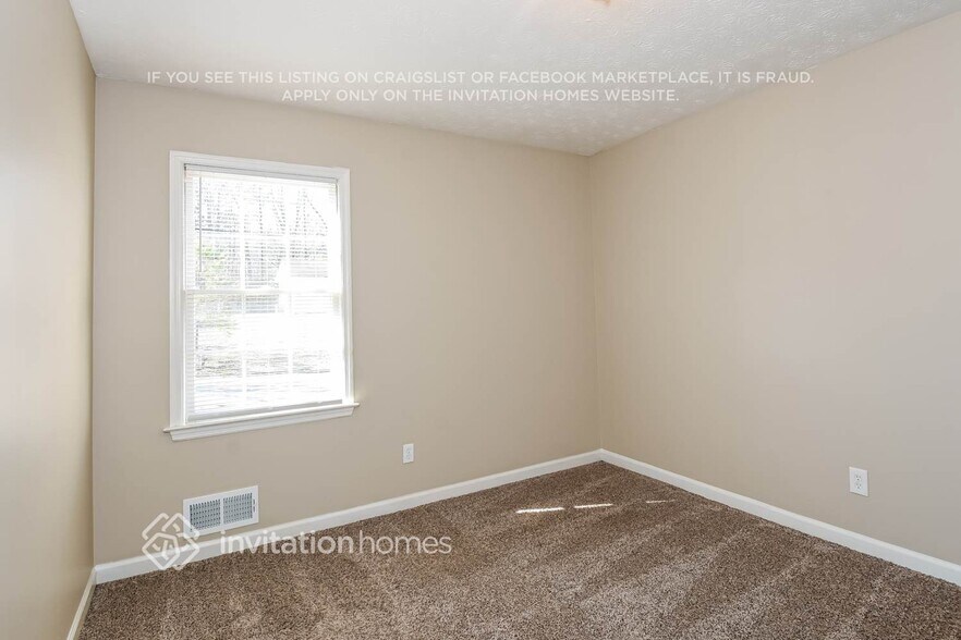 Building Photo - 2455 Danver Ln