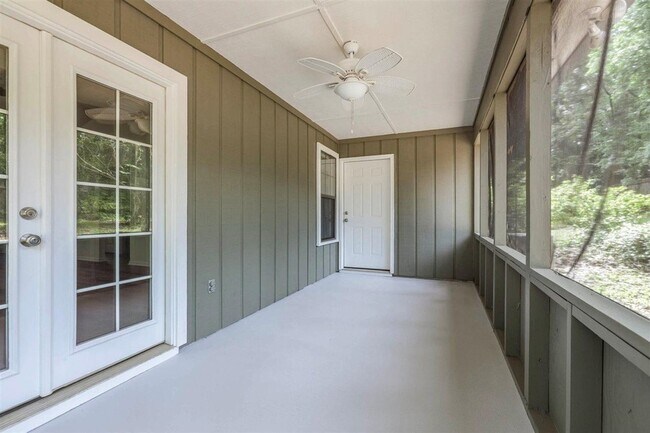 Building Photo - 2556 Panther Creek Rd