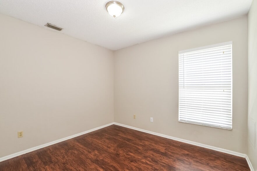 Building Photo - 1176 Countrywind Dr