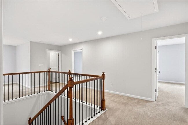 Building Photo - 5377 Fountainhead Ln
