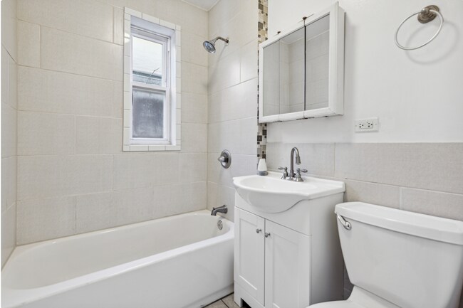 Building Photo - 6346 S Saint Lawrence Ave