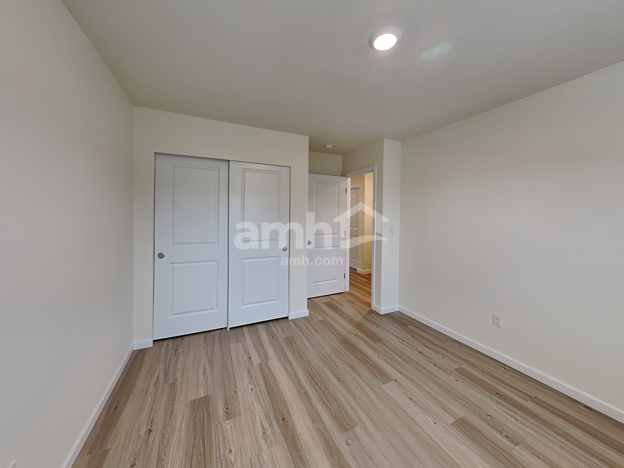 Building Photo - 1221 W 17th Ave