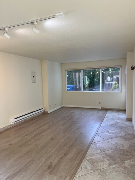 Building Photo - 525 NE 86th St