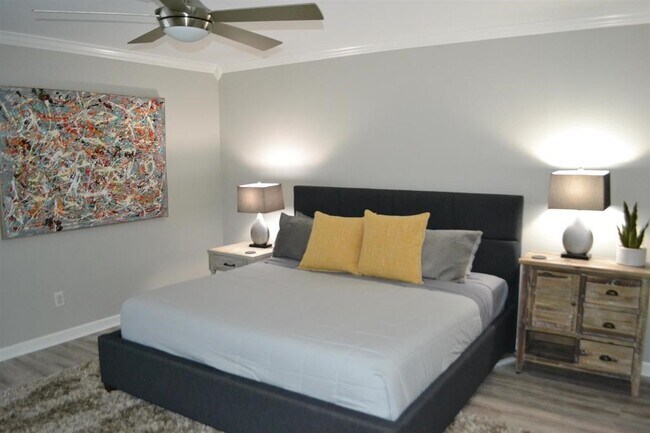 Building Photo - 200 Hamilton Oaks Dr