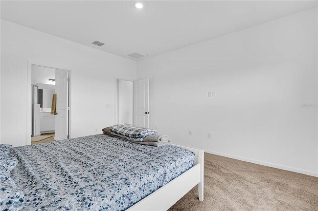 Building Photo - 5920 Catamaran Ave