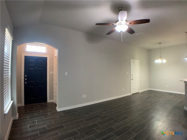 Building Photo - 354 Creekside Curve