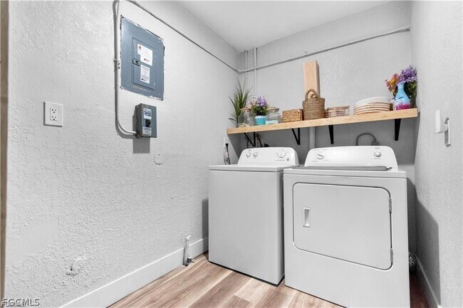 Building Photo - 1373 Morningside Dr