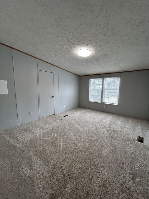 Building Photo - 1116 W 1st St