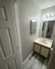 Building Photo - 321 Cedarview Ct