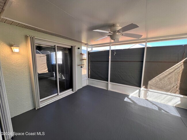 Building Photo - 2565 Ventura Cir