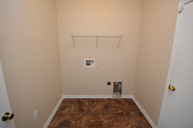 Building Photo - "Spacious 4-Bed Oasis in Palm Coast with 2...