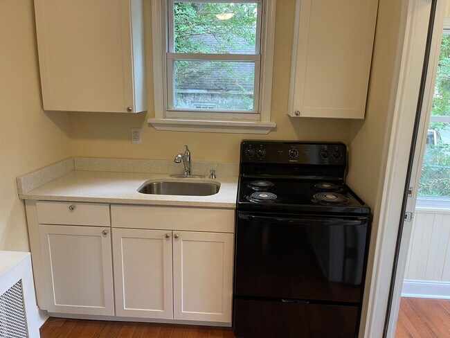 Building Photo - 143 N Highland Ave