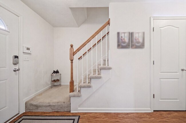 Building Photo - 722 Dune St