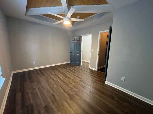 Building Photo - 5501 St Elmo Ave
