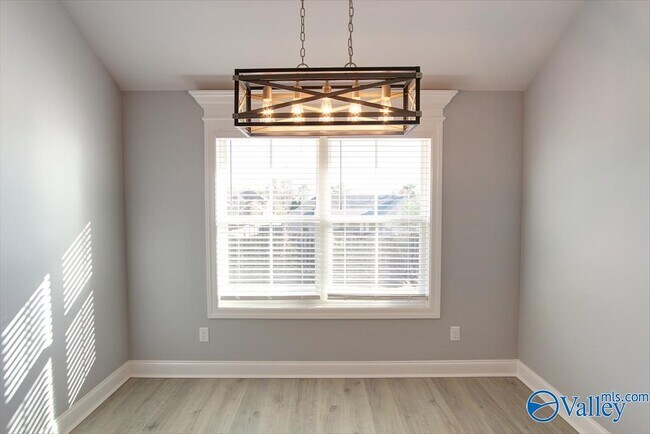 Building Photo - 26480 Naomi Wy