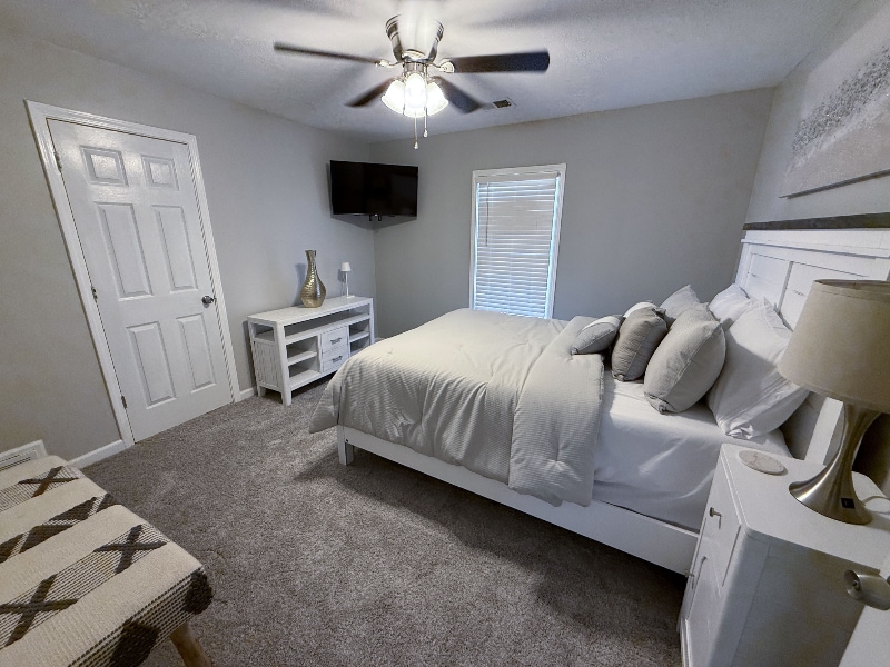 Building Photo - 1958 Bohemia Dr