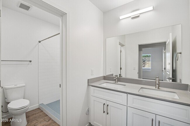 Building Photo - 3021 W Williams Dr