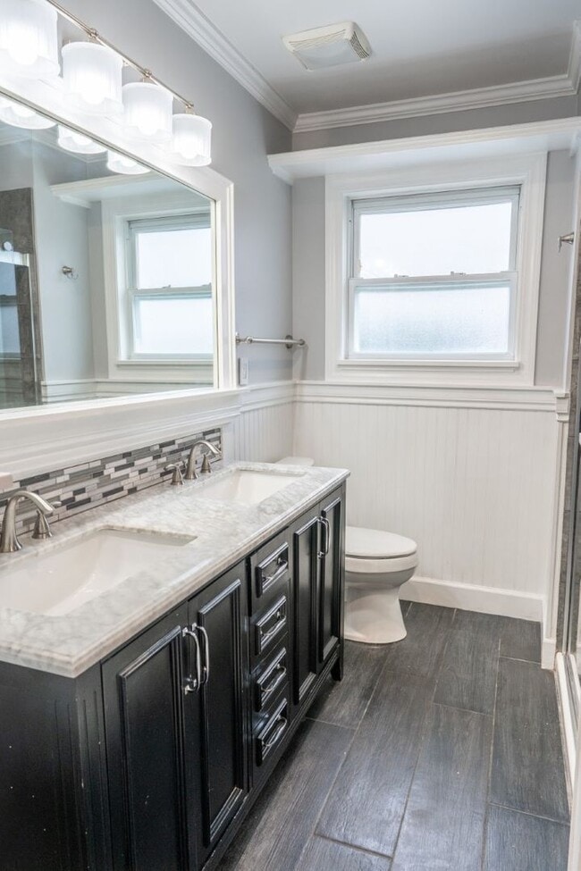 Building Photo - 4Bd/2.5Ba Seattle House