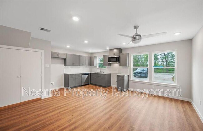 Building Photo - 8715 Bertwood St