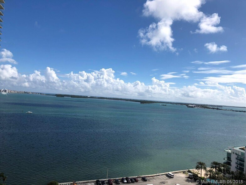 Building Photo - 1200 Brickell Bay Dr