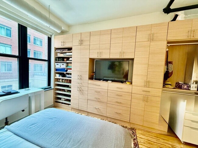 Building Photo - 232 Pavonia Ave