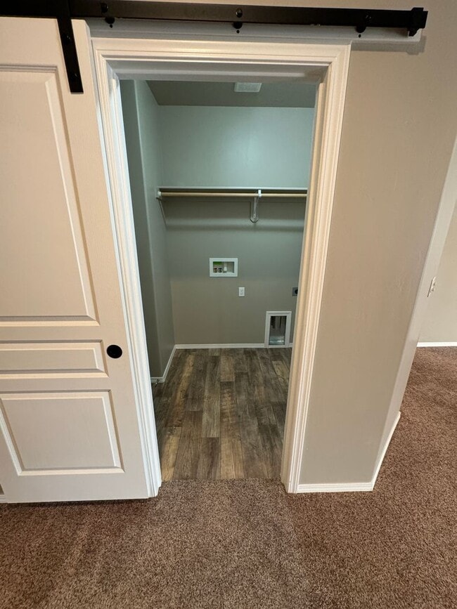 Building Photo - Charming 3-bedroom, 2-bathroom home locate...