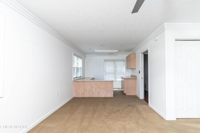 Building Photo - 2084 Allenridge Dr