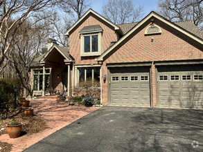 Building Photo - 6003 Manor Oak Way