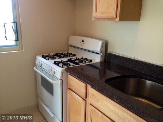 Convenient Gas Cooking - 1727 Massachusetts Ave NW