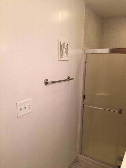Bathroom 2 - 3600 S Wood St