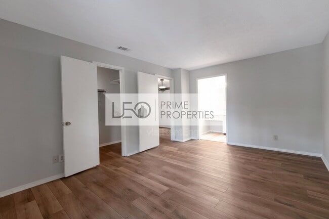 Building Photo - 1350 Brockett Pl