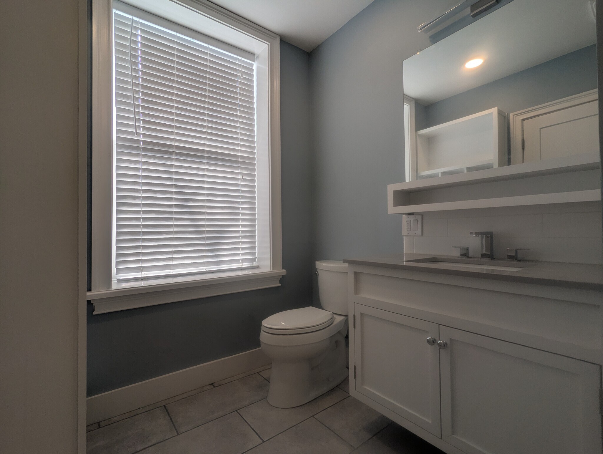 Bathroom (6.5 x 11) - 35 Clinton Ave