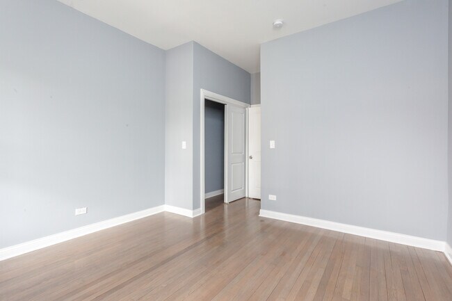 Building Photo - 5132 S Greenwood Ave