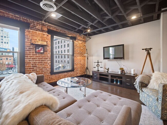 Building Photo - 401 W 1st Ave