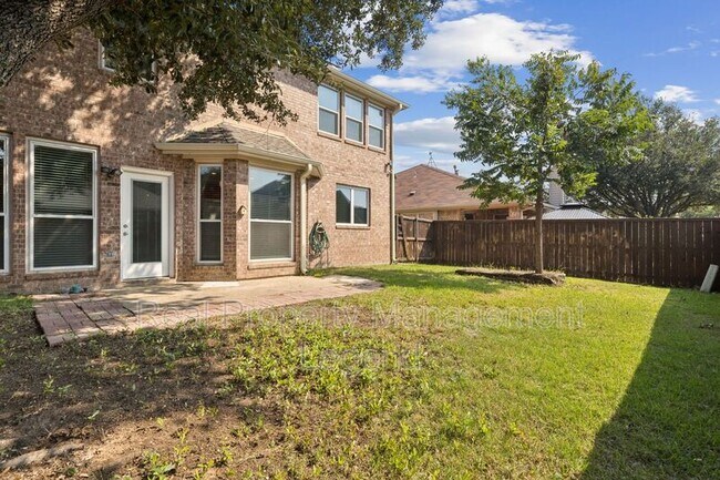 Building Photo - 1805 Sumac Dr